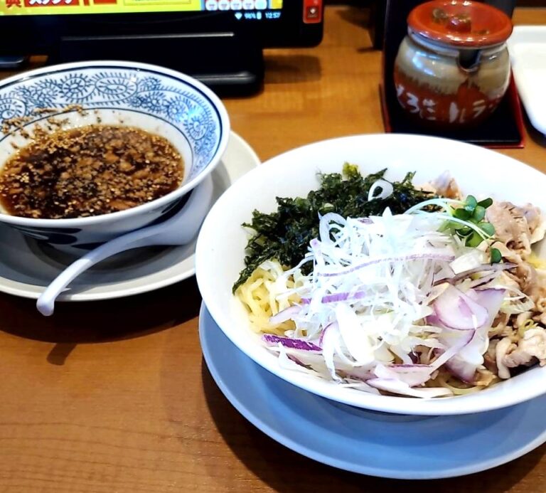 らーめんをすする、昼